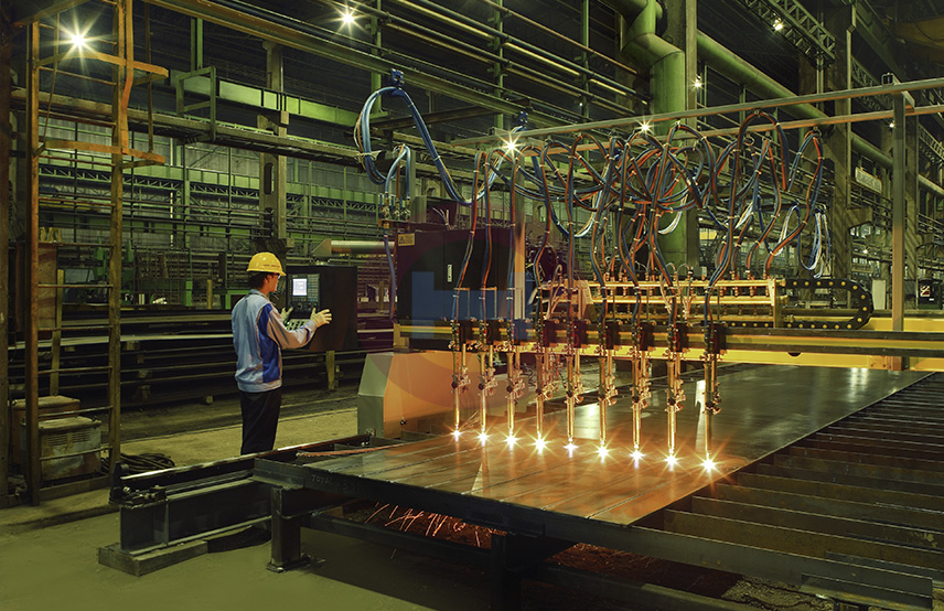 Ingin Welded Beam dengan presisi sub-milimeter? Pahami 5 teknologi mutakhir (SAW, CNC, Shot Blasting) yang wajib dimiliki fabrikator terbaik untuk menjamin fabrikasi baja Welded Beam berkualitas tinggi.